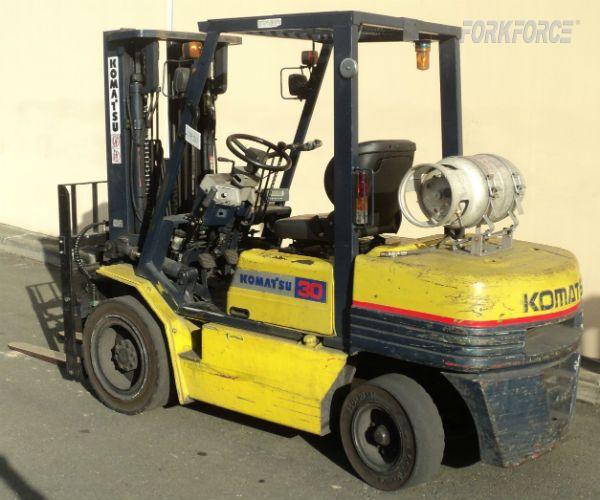 Komatsu FG30-11 3-Ton LPG Forklift