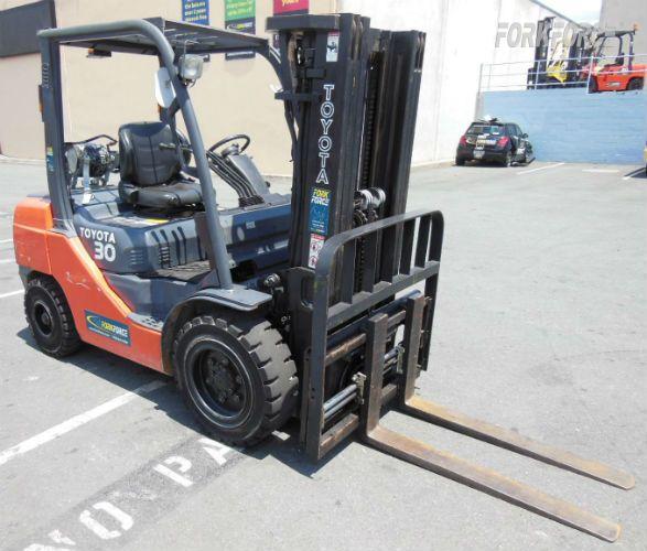 Toyota 8FGU30 3-Ton LPG Forklift