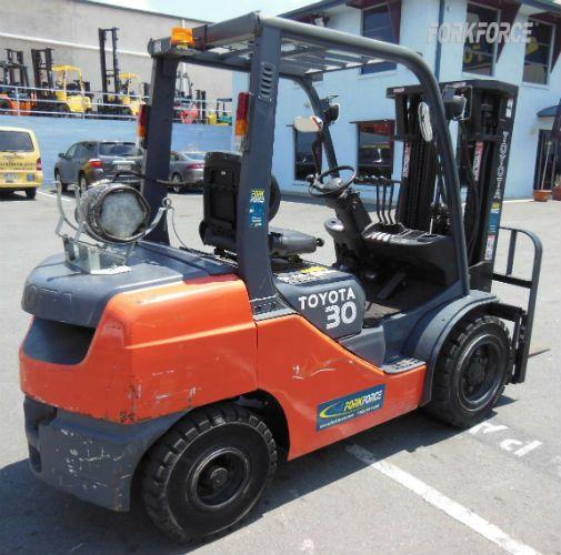 Toyota 8FGU30 3-Ton LPG Forklift