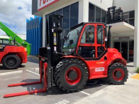 Ausa 5,000Kg 4WD Rough Terrain Diesel Forklift