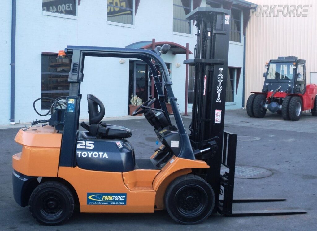 Used Toyota 2.5T LPG Forklift