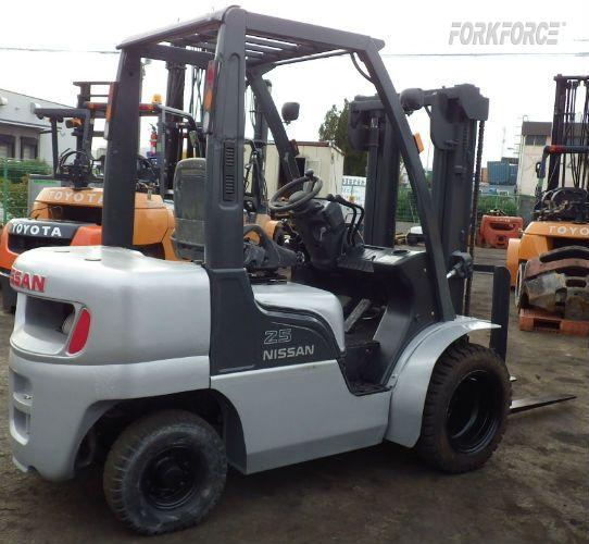 Used Nissan 2.5 Ton Diesel Forklift