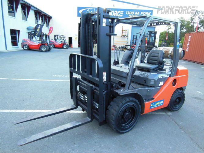 Used Toyota 8FGU30 3-Ton LPG Forklift