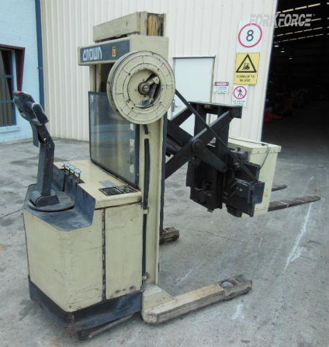 Used Crown 25WRTL 1.1-Ton Walkie Reach Stacker