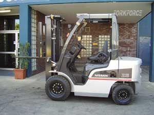 Nissan 2.5T Petrol Forklift (4.75m)