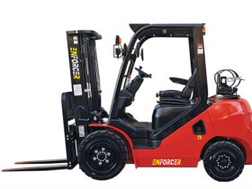 FLGCXT35-01N2WS Enforcer 3.5T LPG Petrol Forklift- Side View